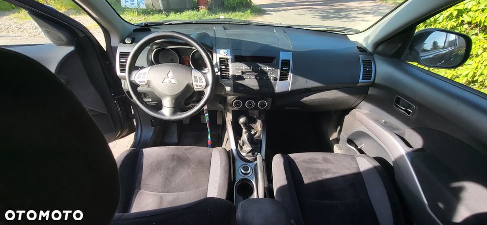 Mitsubishi Outlander 2.0 DID Instyle - 10