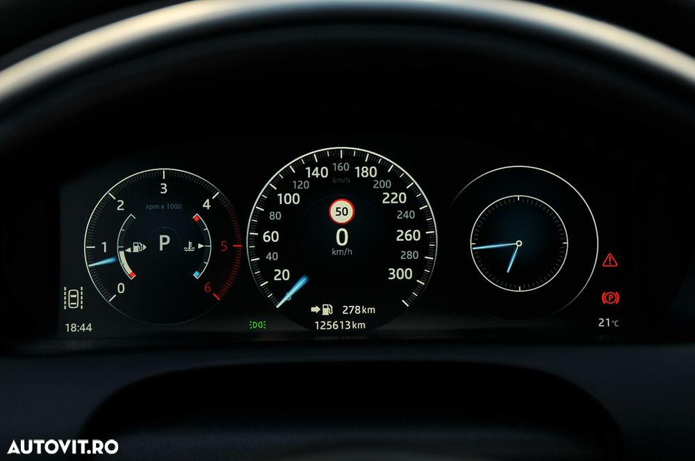 Jaguar XJ 30d LWB Portfolio - 23