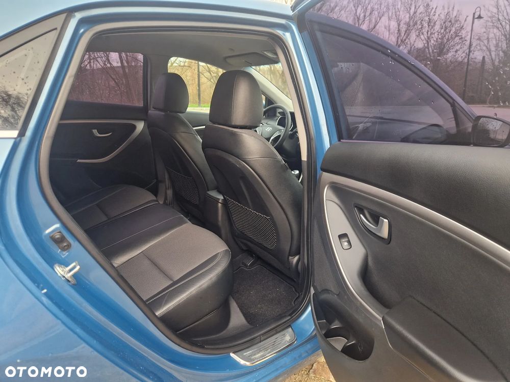 Hyundai i30 blue 1.6 GDI YES Gold - 12