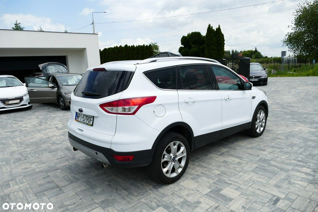 Ford Kuga 2.0 TDCi 2x4 Titanium - 4