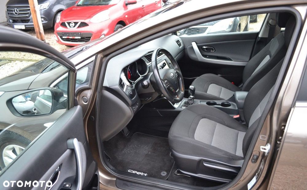 Kia Ceed 1.6 GDI ISG Dream-Team Edition - 7