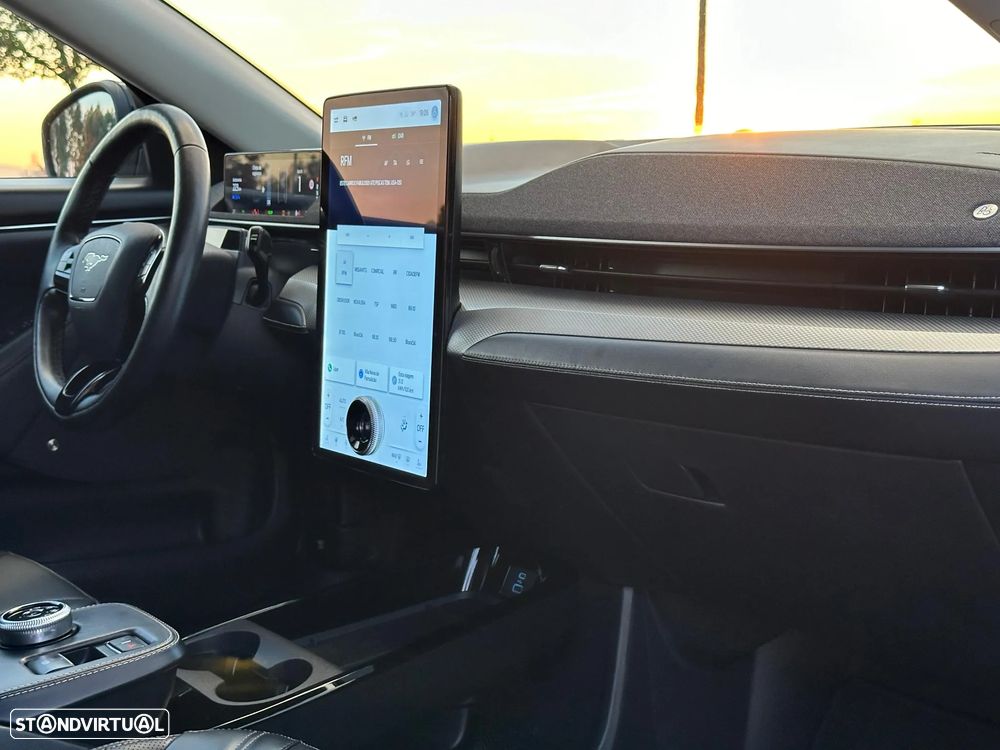 Ford Mustang Mach-E Premium - 6