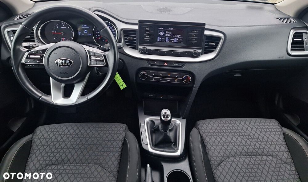 Kia Ceed - 9