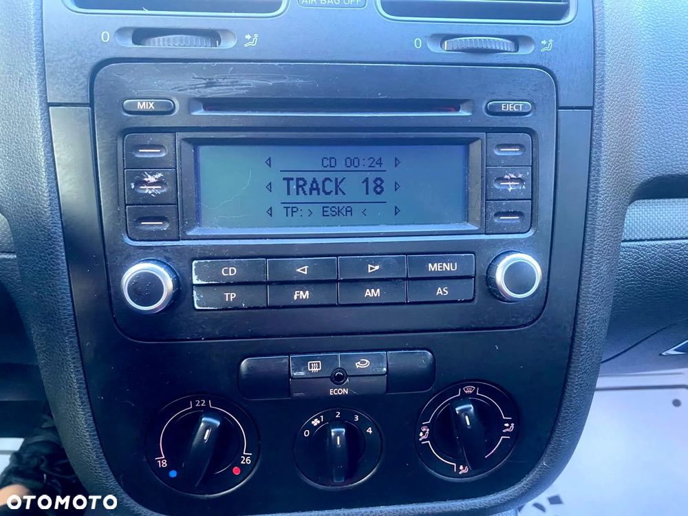 Volkswagen Golf 1.9 TDI Trendline DSG - 38