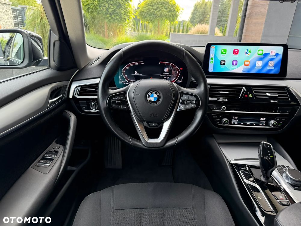 BMW Seria 5 520d mHEV - 10