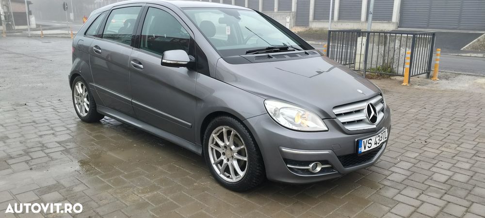 Mercedes-Benz EQB - 1