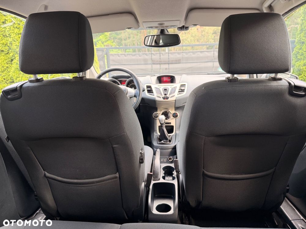 Ford Fiesta 1.4 Ghia - 28