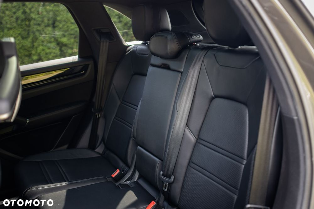 Porsche Cayenne Platinum Edition - 25