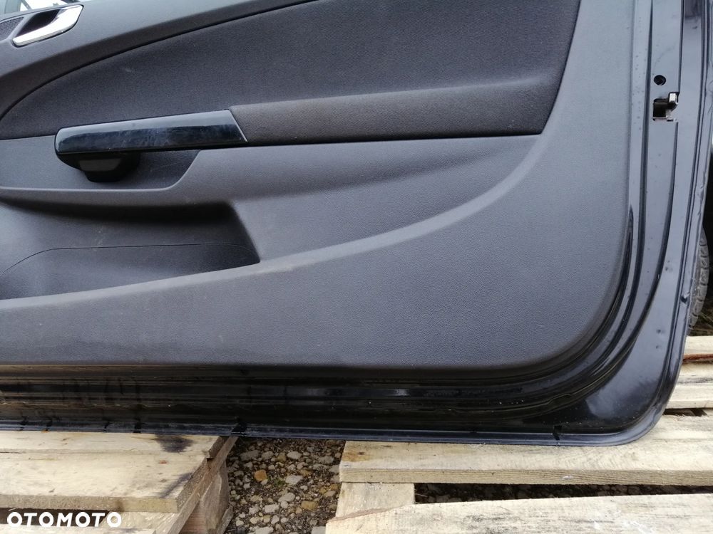 Opel Corsa D 3D drzwi prawe kompletne kod lakieru Z20R Z2HU bez korozji - 8