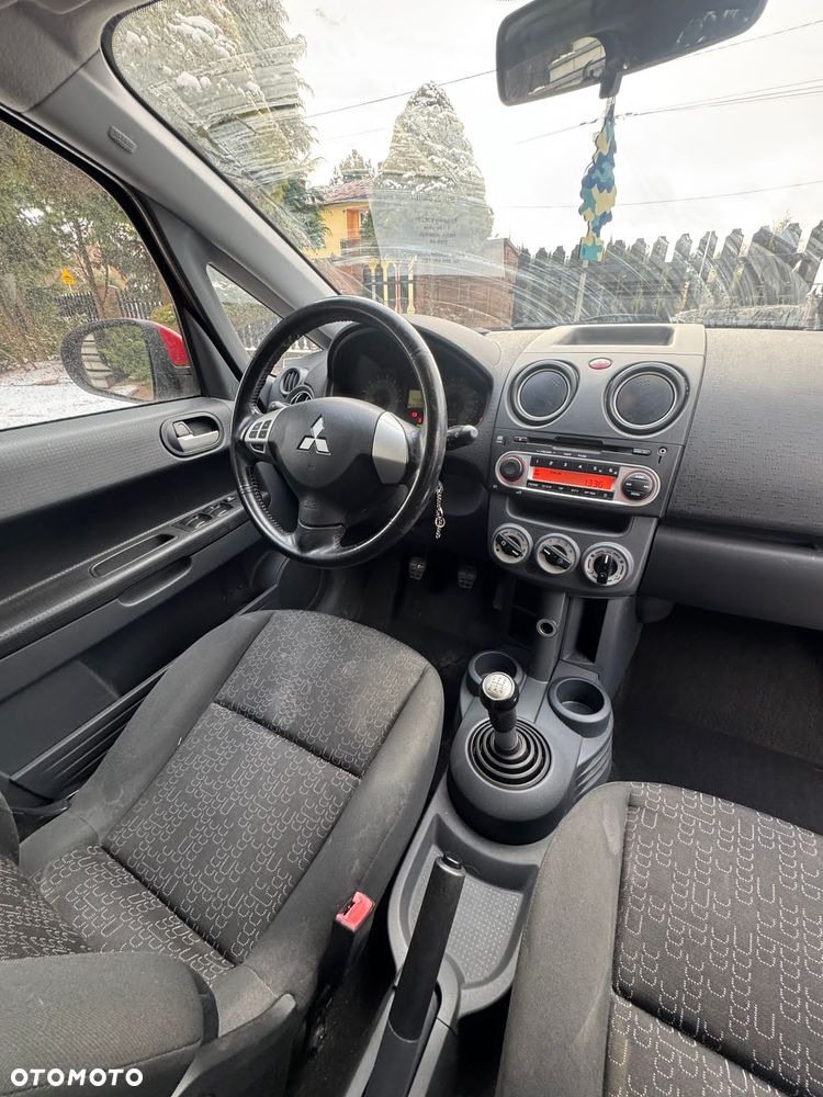 Mitsubishi Colt 1.1 - 9