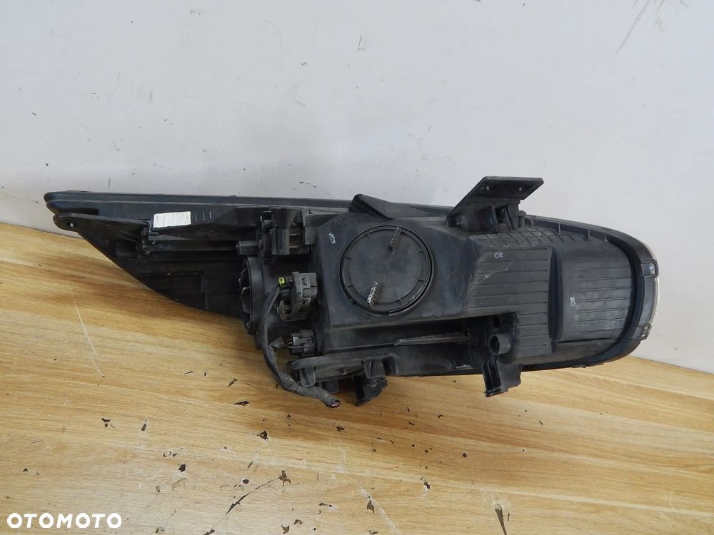 Lampa reflektor przód LED Kia Carens IV 13-19  Łuków części - 5