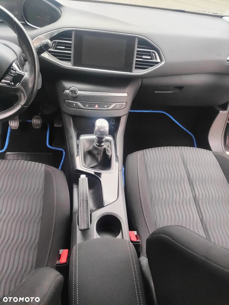 Peugeot 308 125 THP Active - 14