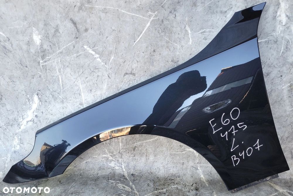 BŁOTNIK LEWY PRZÓD BMW E60 E61 475 BLACK SAPPHIRE B407
