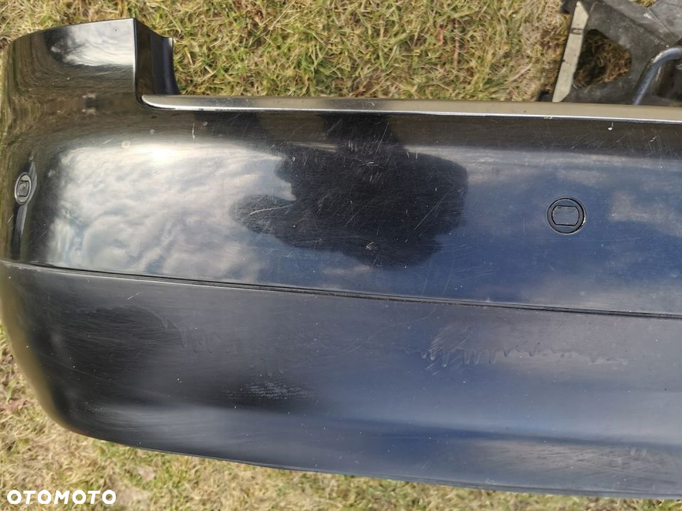 Zderzak tylny Audi A4 B6 kombi z czujnikami LY9B - 3