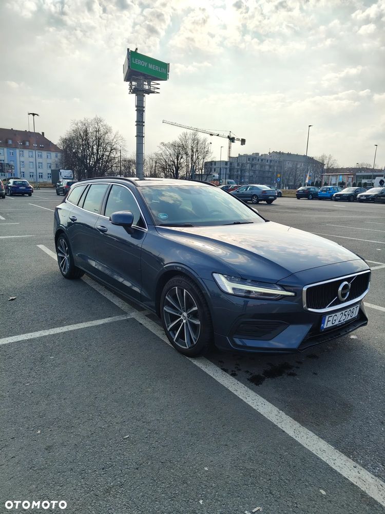 Volvo V60 B3 B DKG Momentum - 2