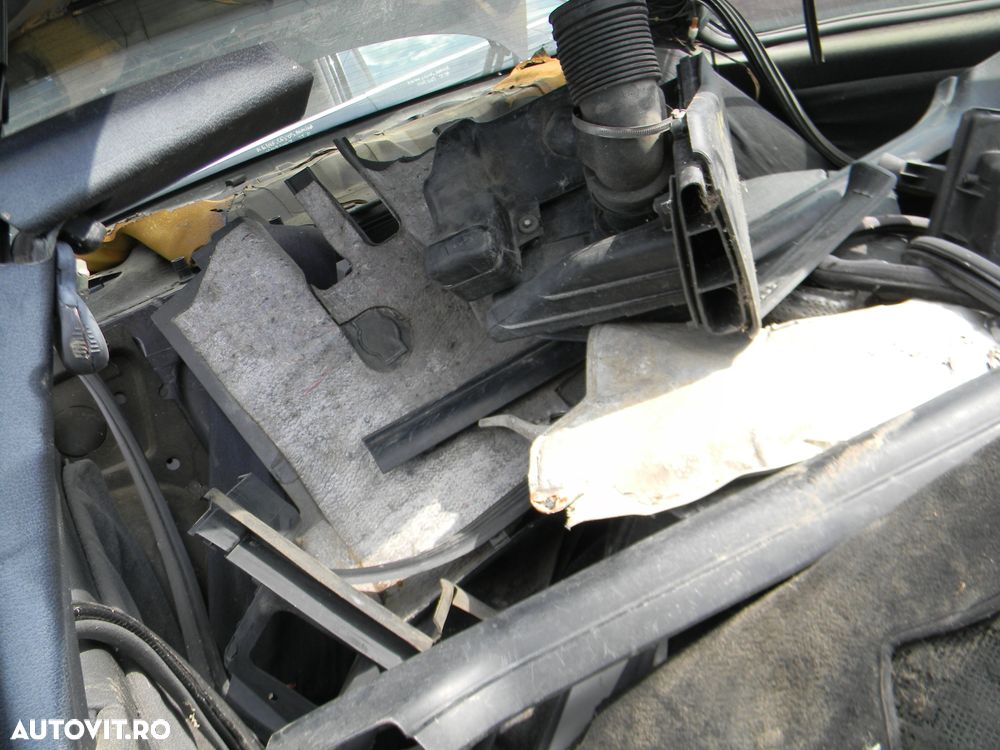 Dezmembrari  BMW 3 (E36)  1990  > 2000 320 i Benzina - 18