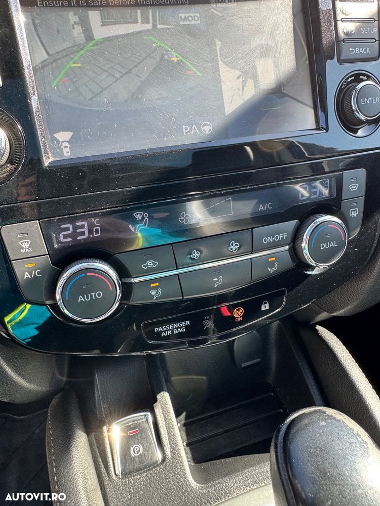 Nissan Qashqai 1.6 DCI Xtronic TEKNA - 17