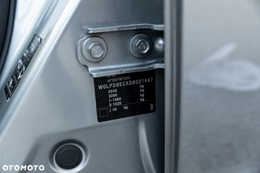 Opel Astra 1.4 Turbo 150 Jahre - 21