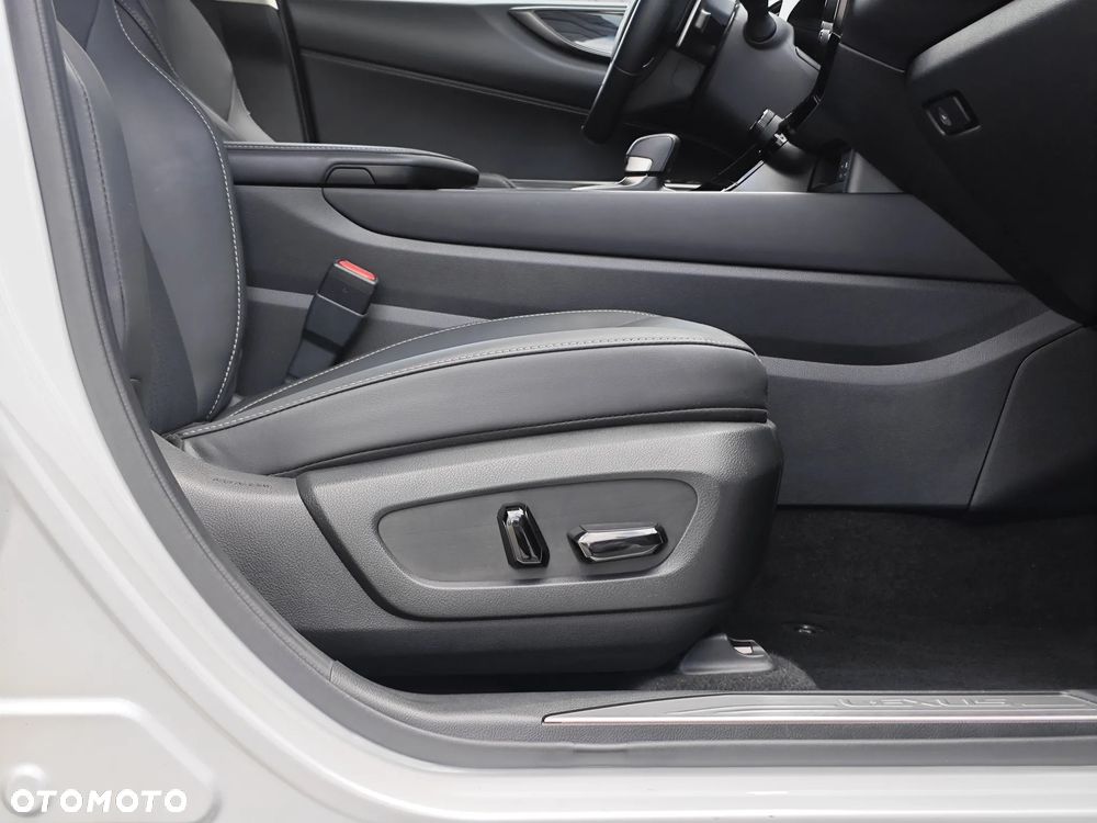 Lexus NX 350h Prestige AWD - 25