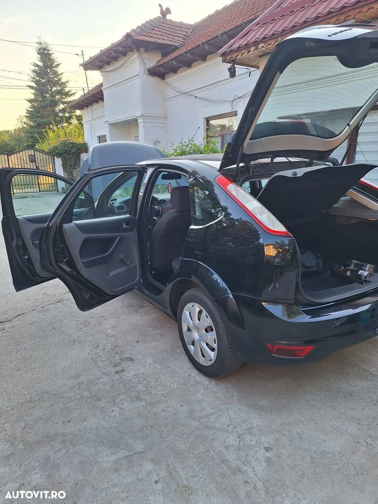 Ford Focus 1.6 TDCi Sport - 11
