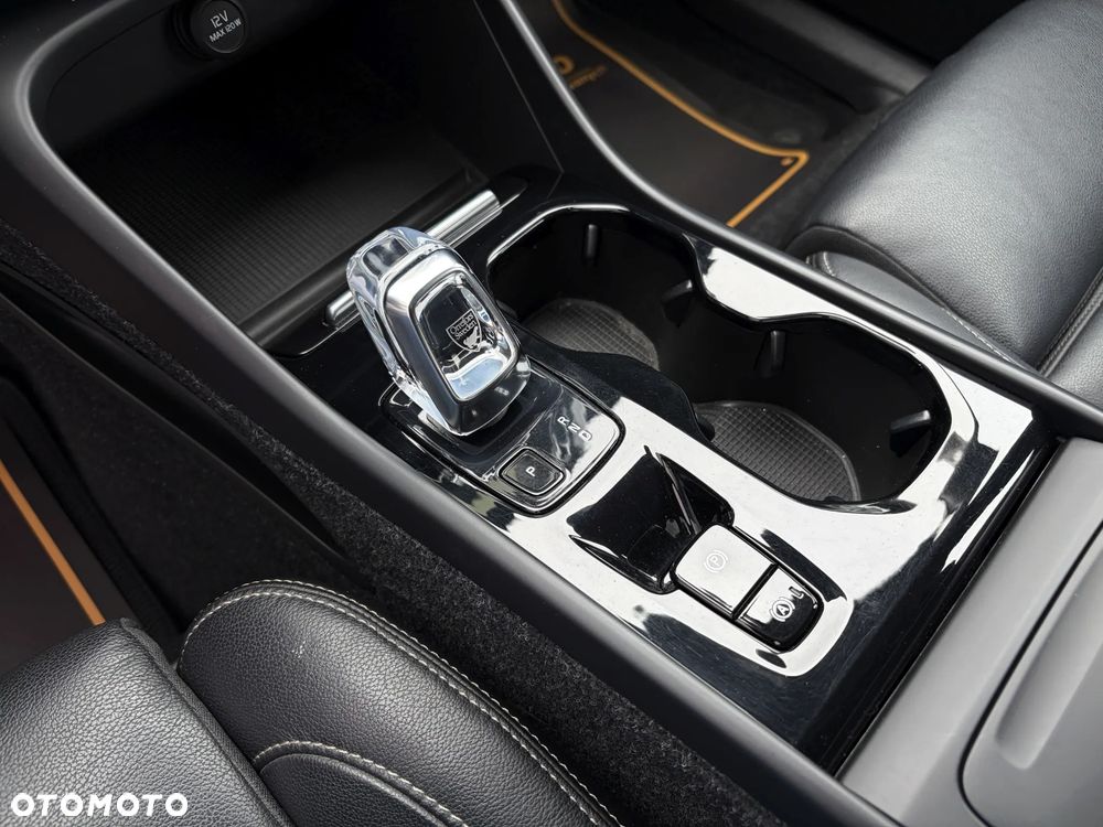 Volvo XC 40 T4 Geartronic Inscription - 32