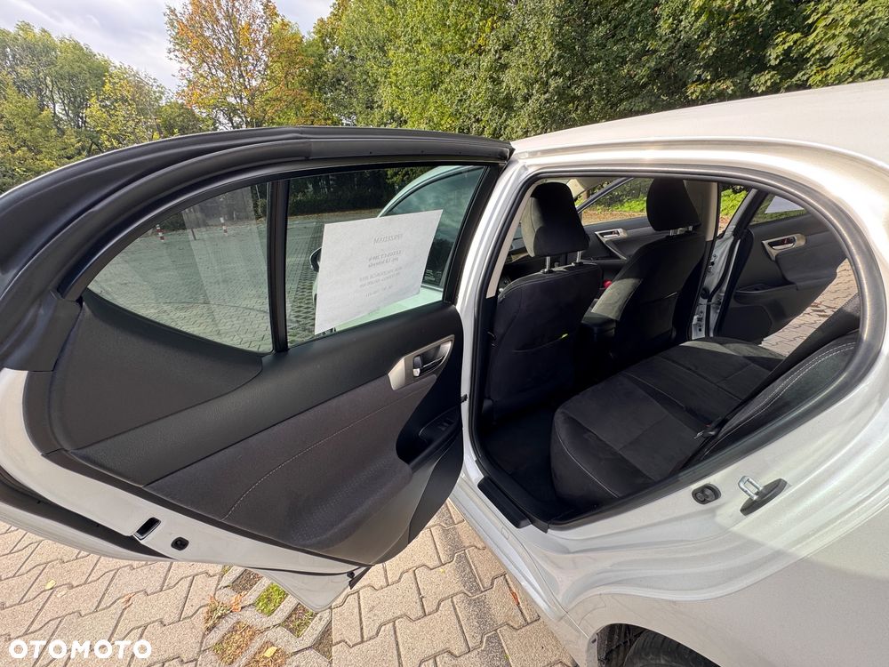 Lexus CT - 13