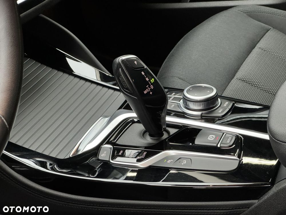 BMW X4 xDrive20i GPF Advantage sport - 11