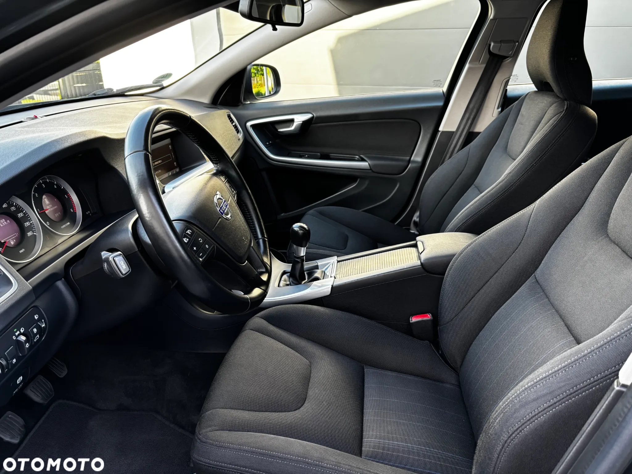 Volvo V60 D2 Momentum - 6