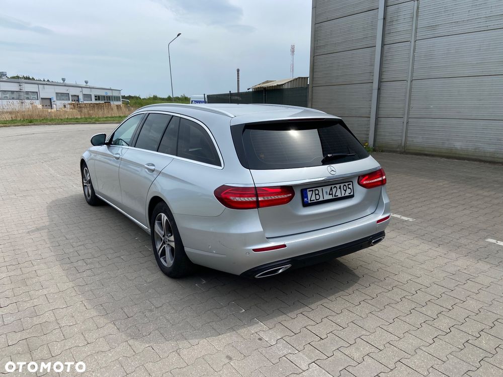 Mercedes-Benz Klasa E 220 d 9G-TRONIC Exclusive - 4