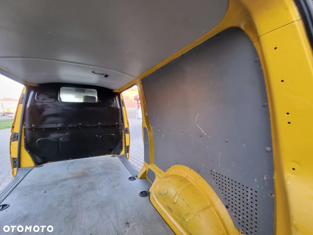 Volkswagen T5 - 22