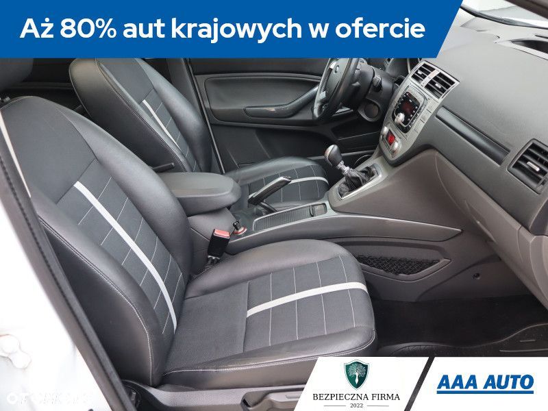 Ford Kuga - 10
