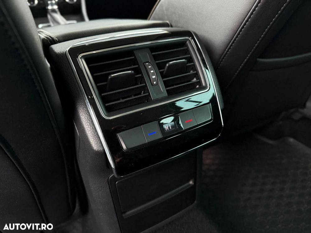 Skoda Superb 2.0 TDI 4X4 DSG Scout - 23