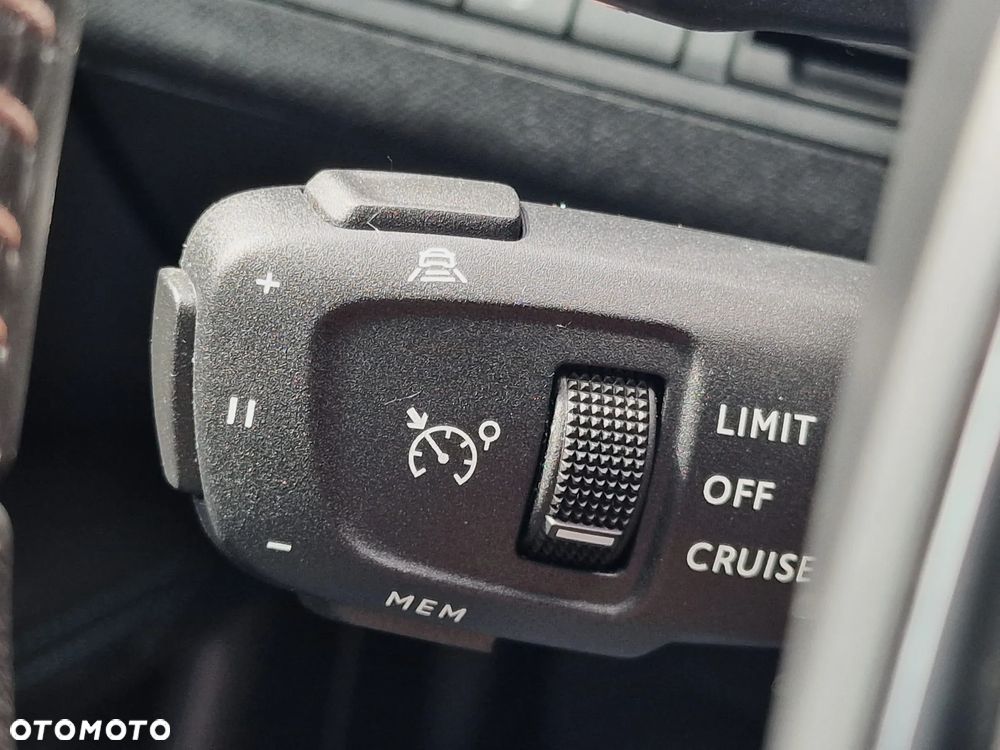 Peugeot 3008 BlueHDi 130 Stop & Start EAT8 Allure - 36