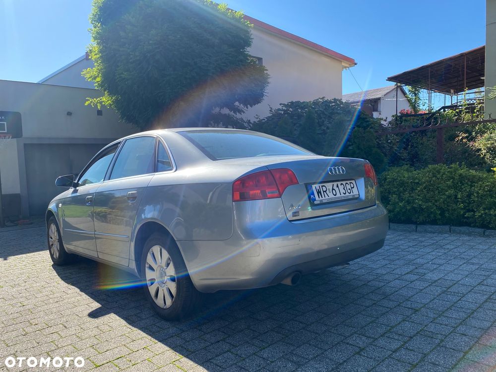 Audi A4 Limousine - 3