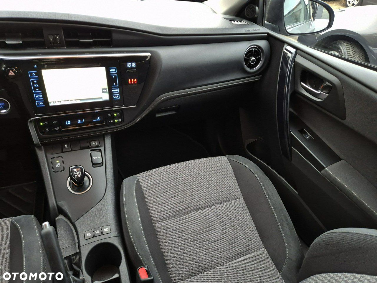 Toyota Auris - 24