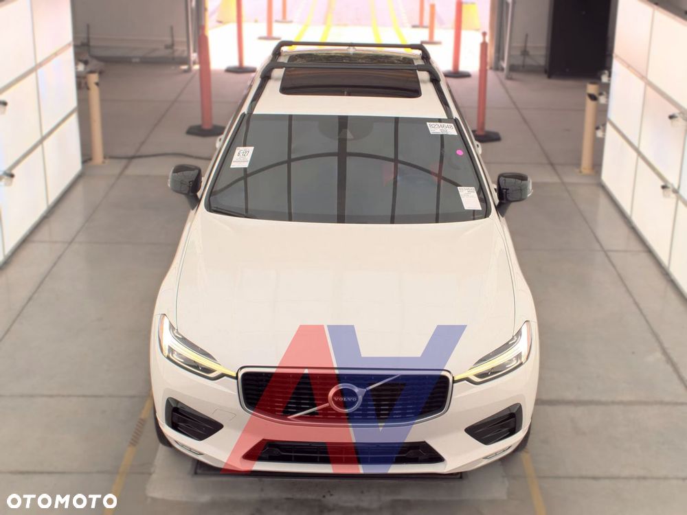Volvo XC 60 T5 AWD R-Design - 2