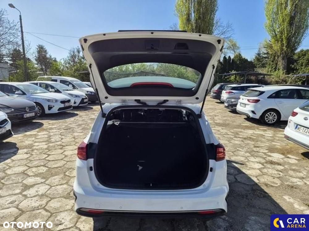 Kia Ceed - 34
