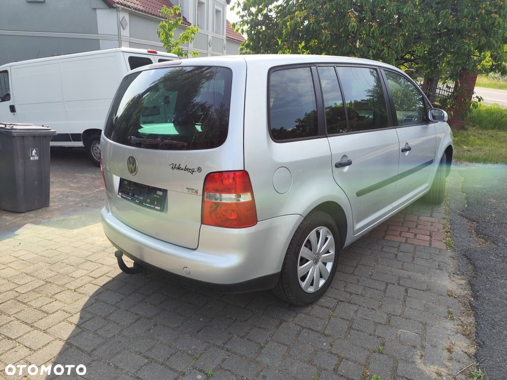 Volkswagen Touran - 3