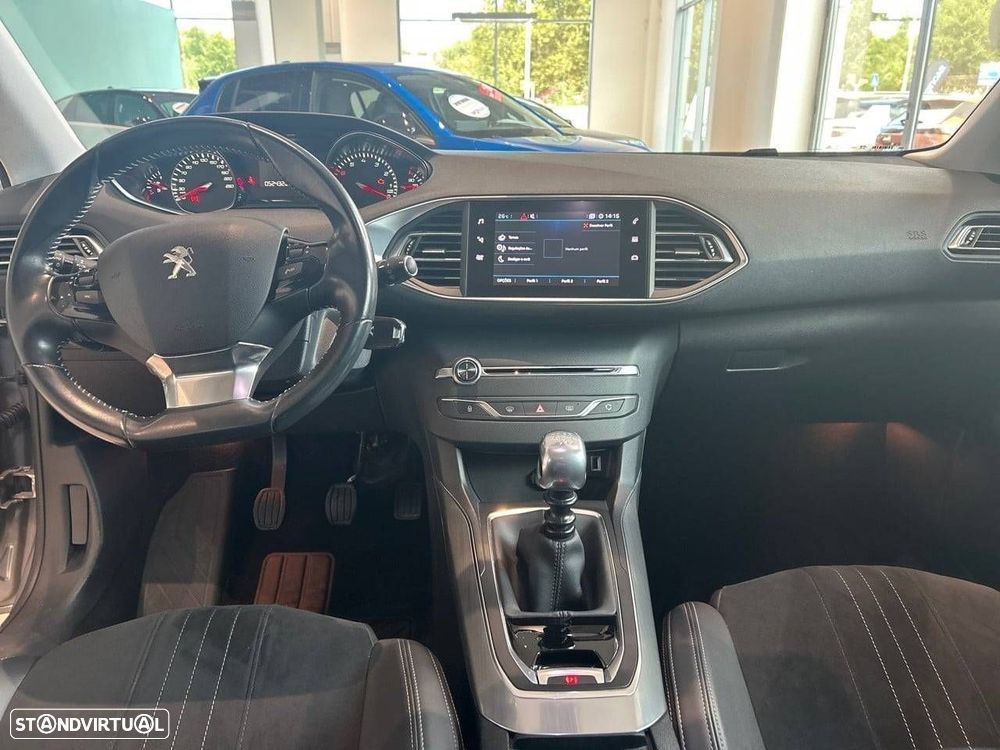 Peugeot 308 SW 1.2 PureTech Allure - 8
