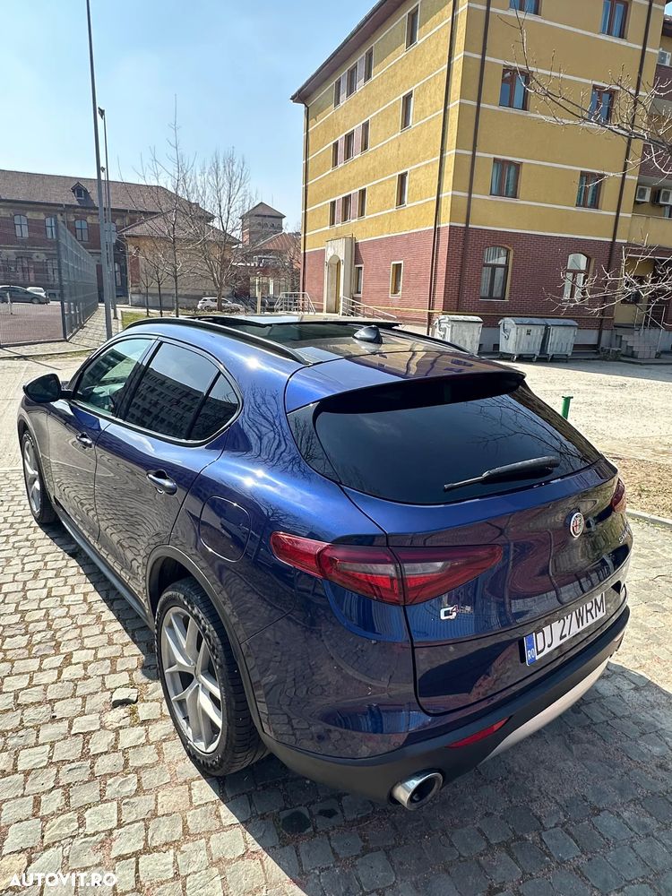 Alfa Romeo Stelvio 2.0 Turbo 16V AT8-Q4 Veloce Ti - 29