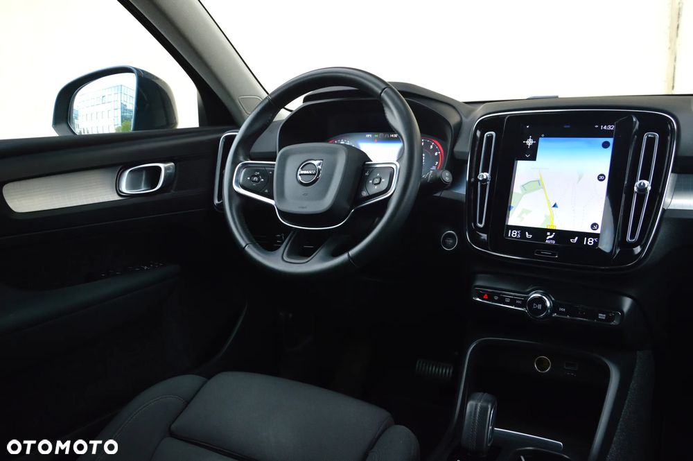 Volvo XC 40 T4 AWD Momentum Pro - 18