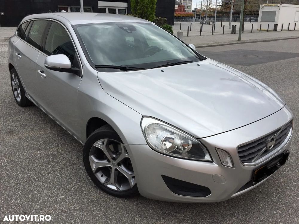 Volvo V60 D3 Geartronic Momentum - 1