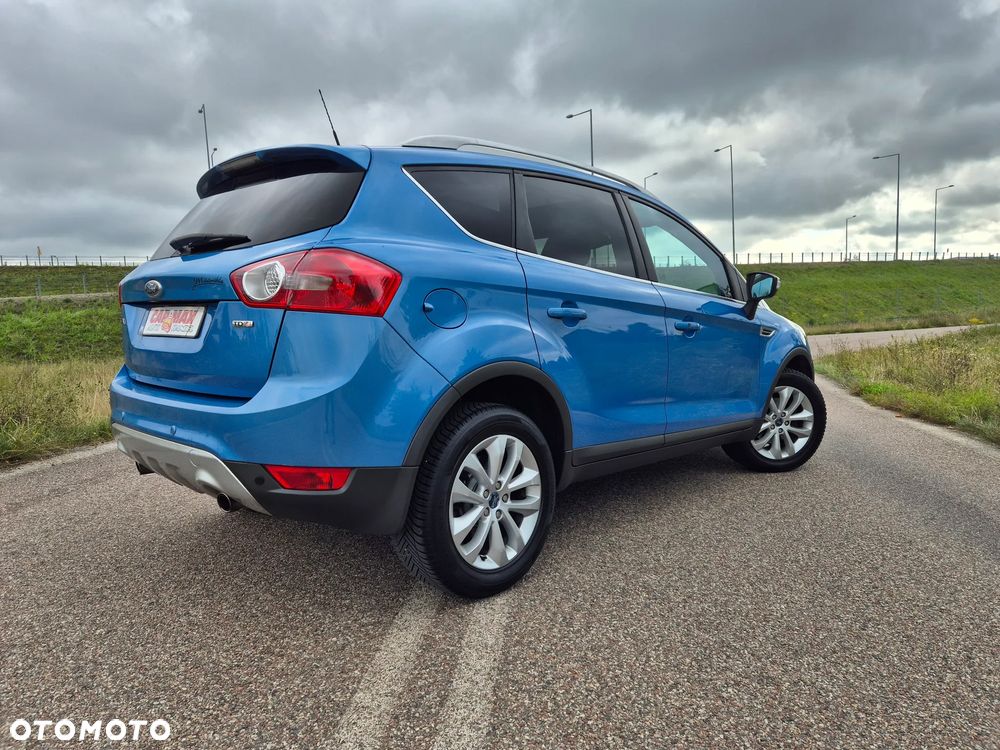 Ford Kuga 2.0 TDCi 2x4 Titanium - 4