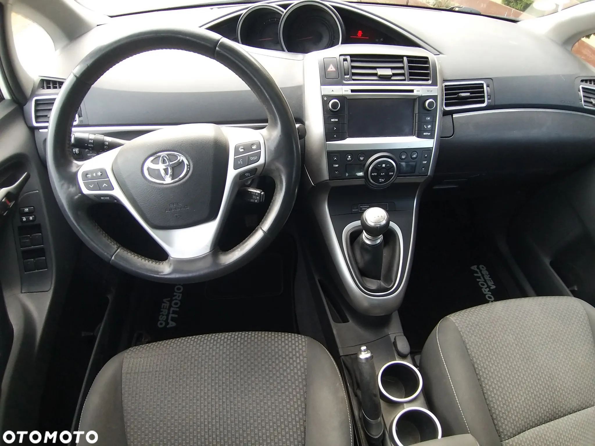 Toyota Verso 2.0 D-4D Premium - 23