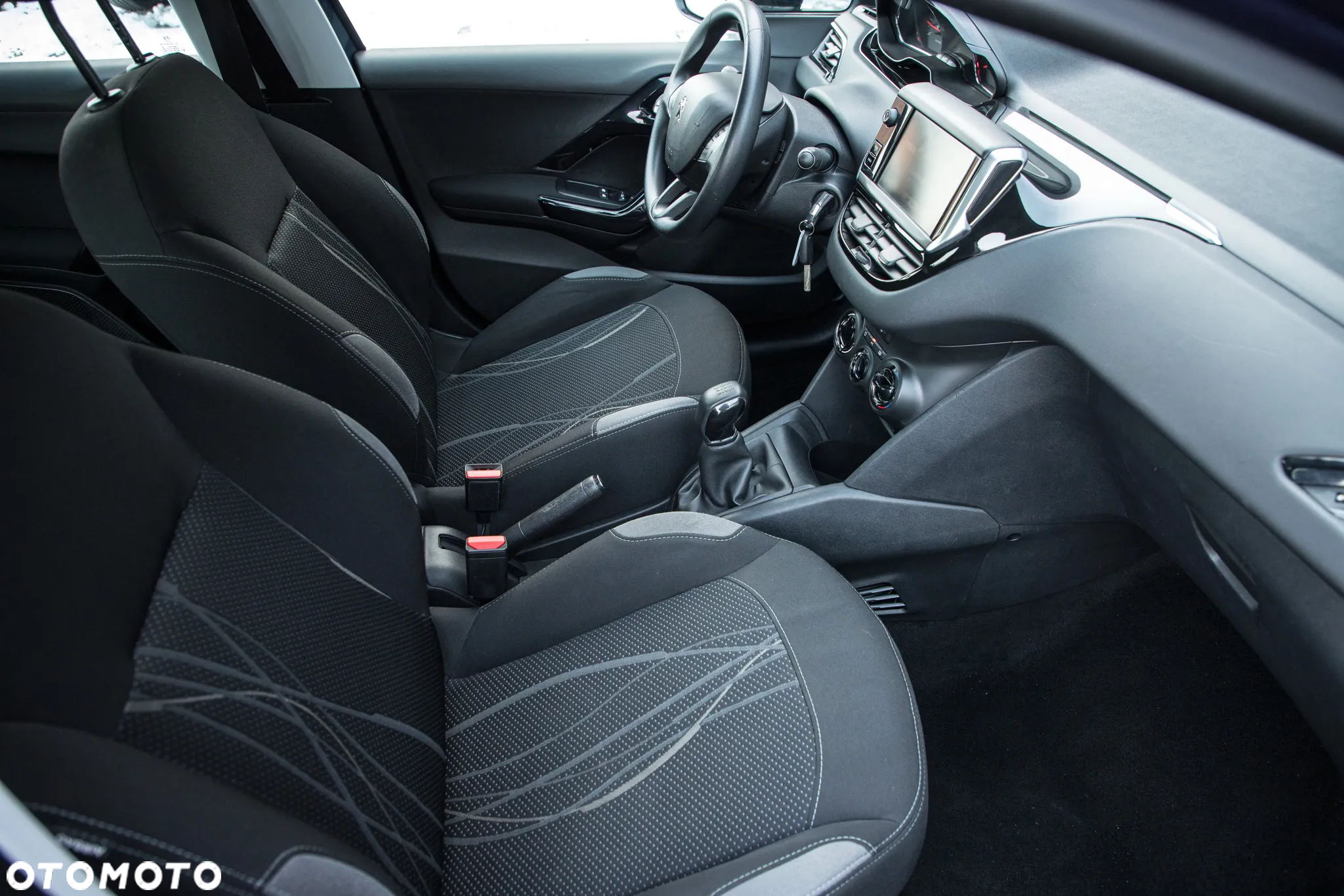 Peugeot 208 - 29