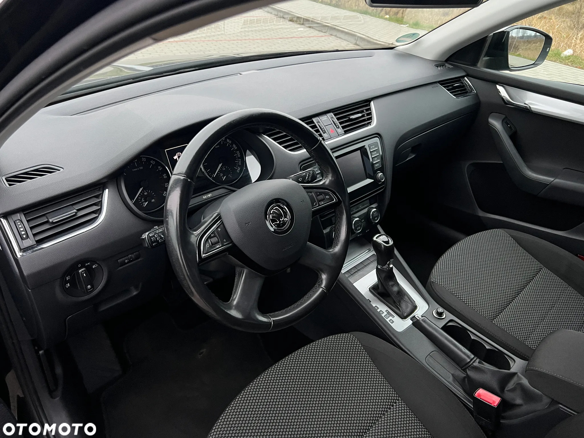 Skoda Octavia 1.6 TDI Family DSG - 16