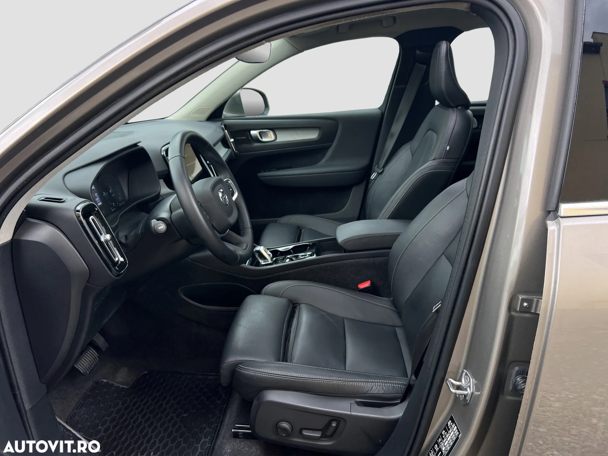 Volvo XC 40 Recharge T4 Twin Engine AT7 Inscription Expression - 9