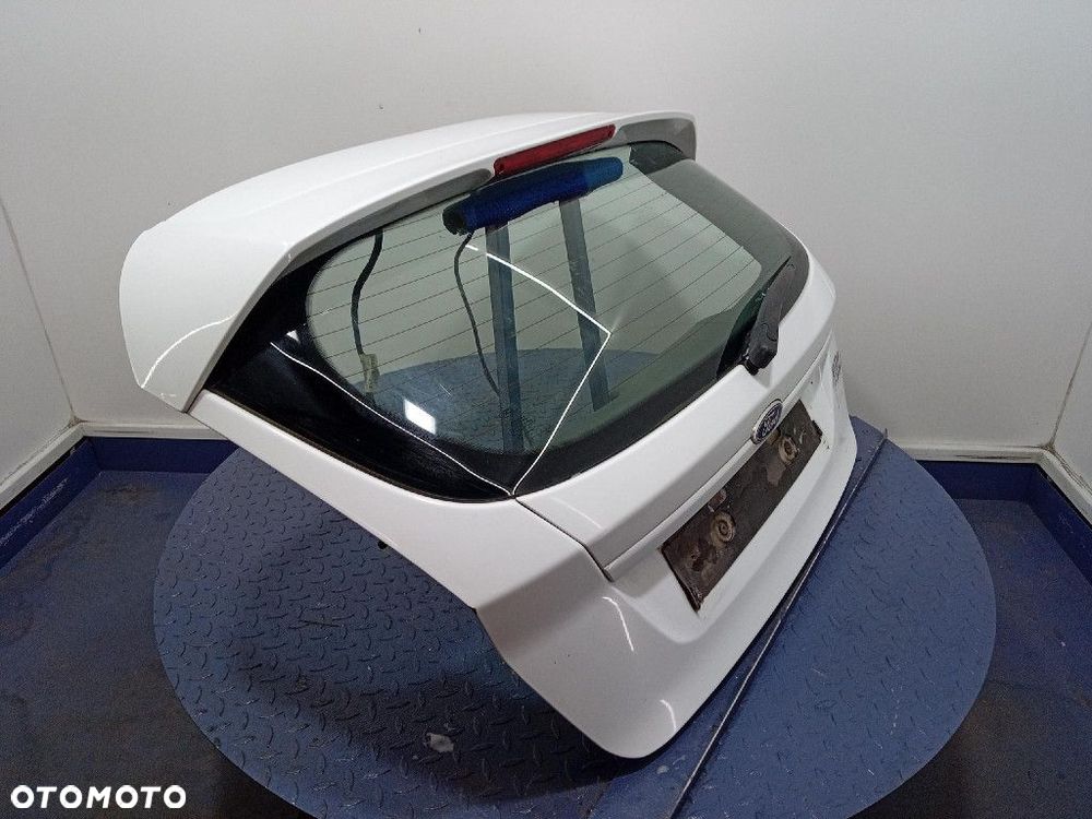 FORD FIESTA MK7 LIFT 13- TYLNA KLAPA BAGAŻNIKA  FROZEN WHITE 3D - 2