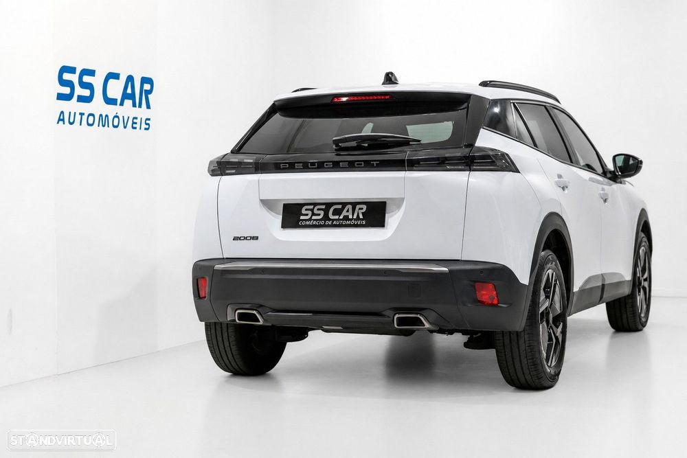 Peugeot 2008 1.2 PureTech Allure EAT8 - 7