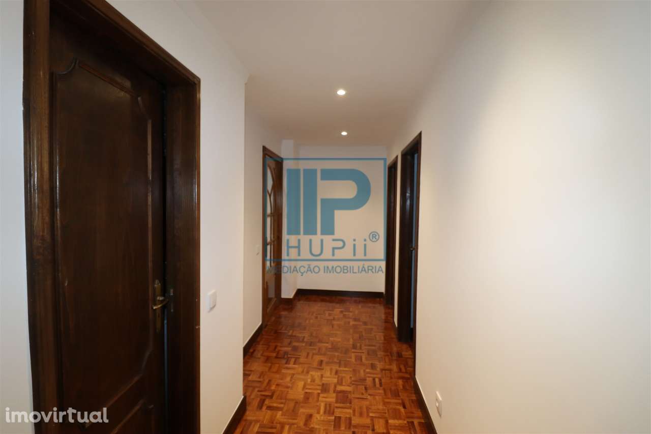 Apartamento T4 Arrendamento em Oliveira, São Paio e São Sebastião,Guim - Grande imagem: 4/24